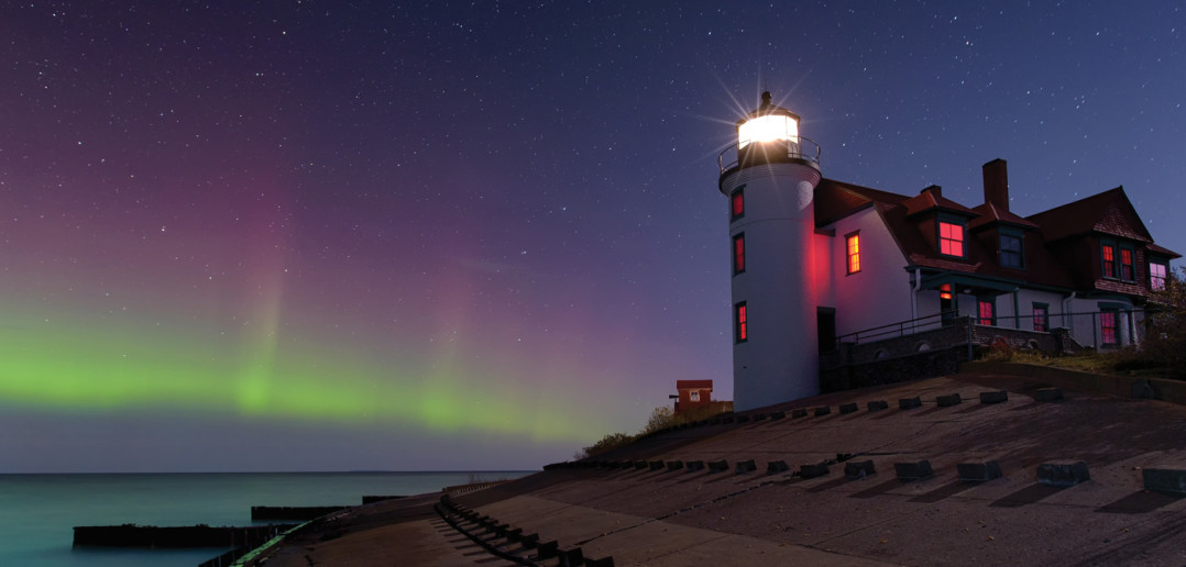 Point Betsie Lighthouse, Lake Michigan; John McCormick / Shutterstock.com