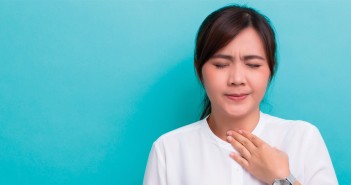 Hoarseness: When is it Serious? CHAjAMP / Shutterstock.com