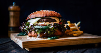 Greater Flint’s Best Burgers 2017 Yulia Grigoryeva / Shutterstock.com