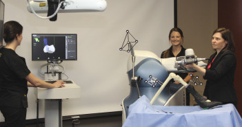 McLaren Flint First in Region to Offer Newest Technology for Hip and Knee Replacement Surgery Mako Robotic System Customizes Surgery to fit Patients’ Unique Anatomy and Diagnosis