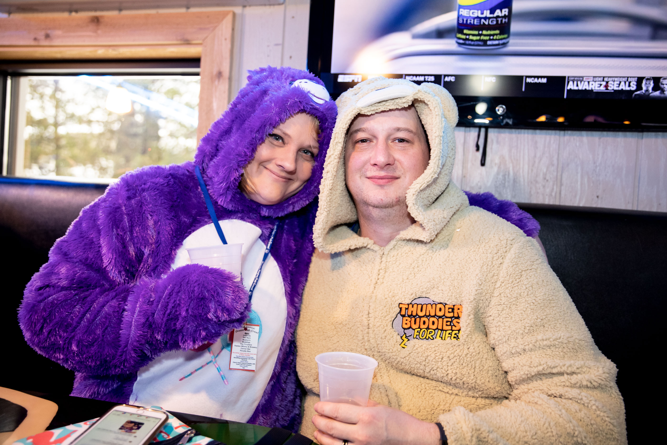 onesie-pub-crawl_03