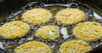 Fresh Food Friday Mom’s Fried Green Tomatoes zigzagmtart / stock.adobe.com