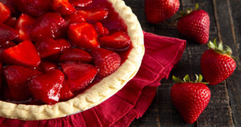 Fresh Food Friday Strawberry Pie pamela_d_mcadams / stock.adobe.com