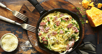 Fresh Food Friday Spaghetti Carbonara lilechka75 / stock.adobe.com