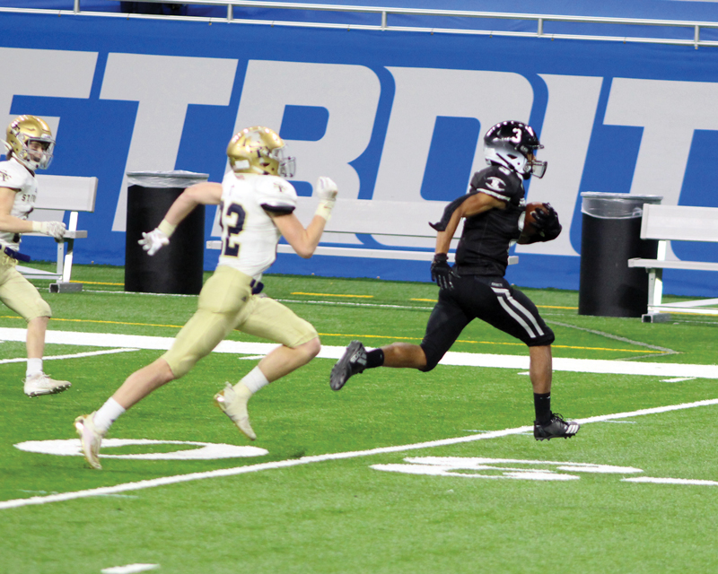 sports-football-032021-09