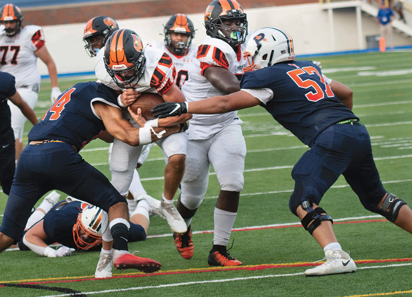 8-27_VC-Gridiron-Classic_jag-18