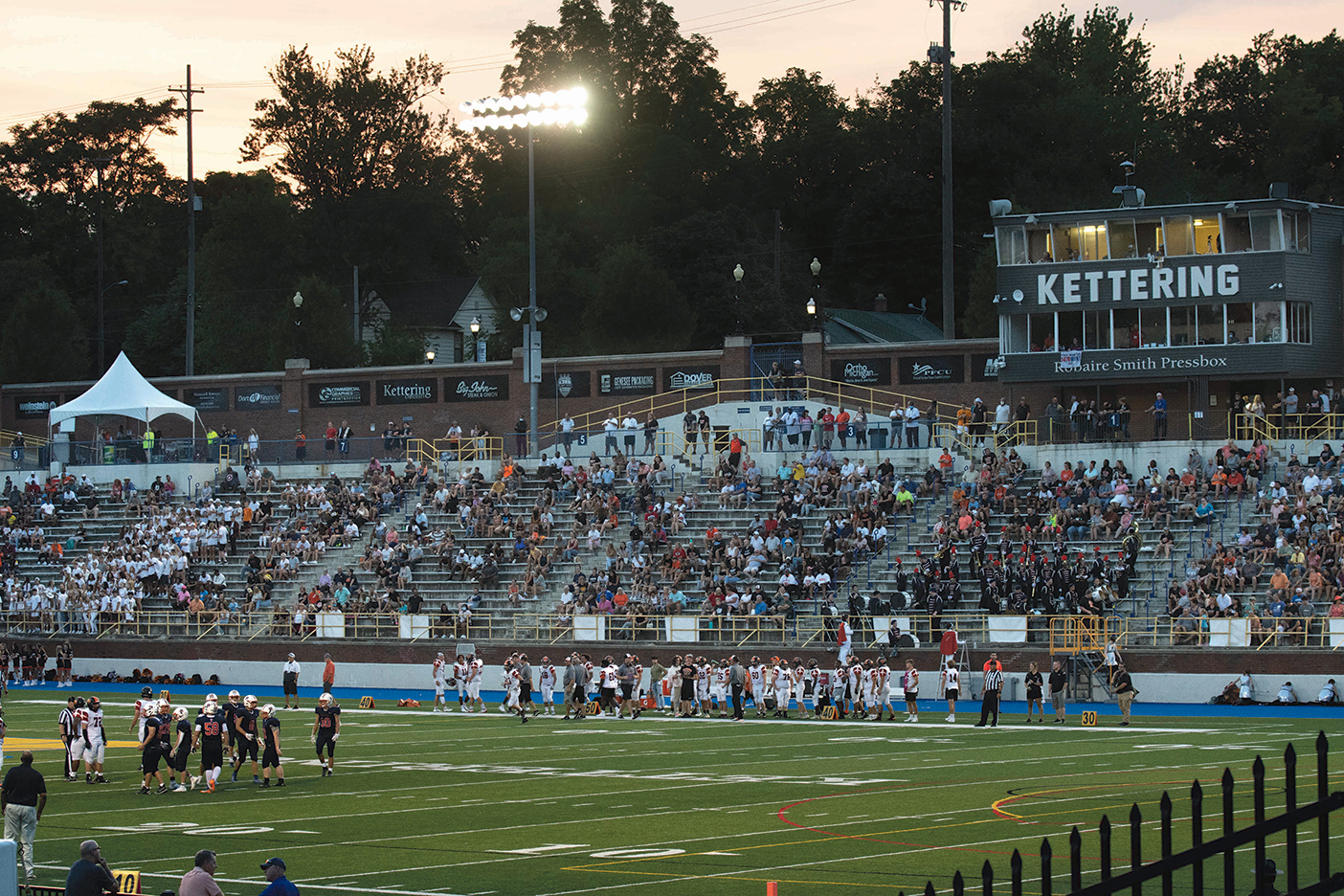 8-27_VC-Gridiron-Classic_jag-29