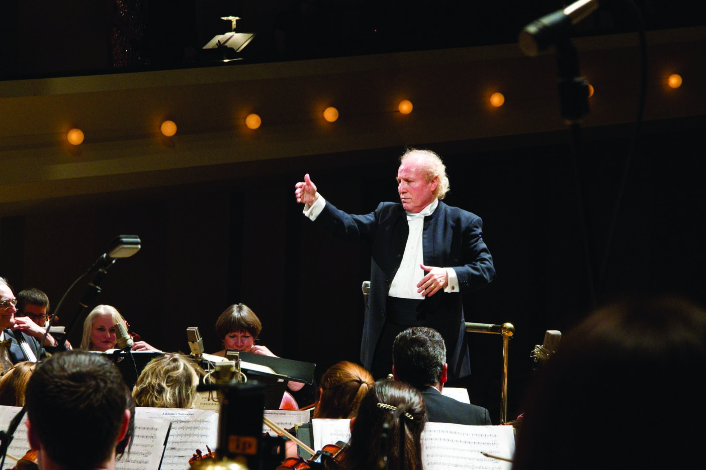 Enrique Conducting 1